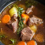 Omas Rinderbrühe: einfaches Grundrezept für Rindersuppe